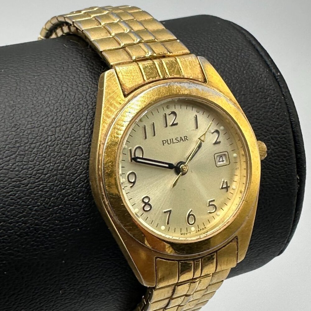 3/$30 Pulsar Watch Women Gold Tone Round Easy To Read Dial Date Window